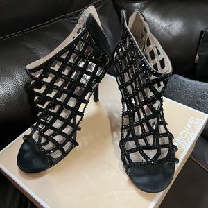 Elegant style sandal heel